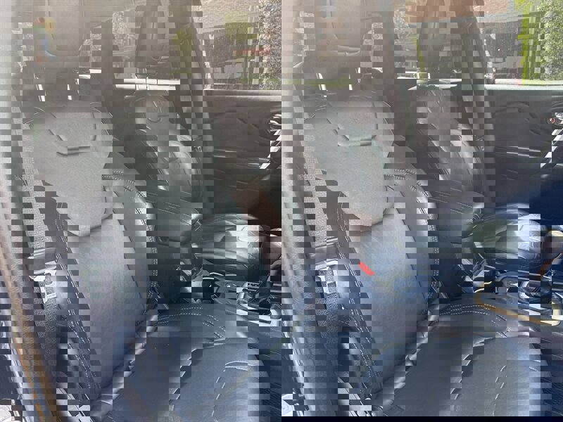 Used 2016 Jeep Cherokee Limited image 22