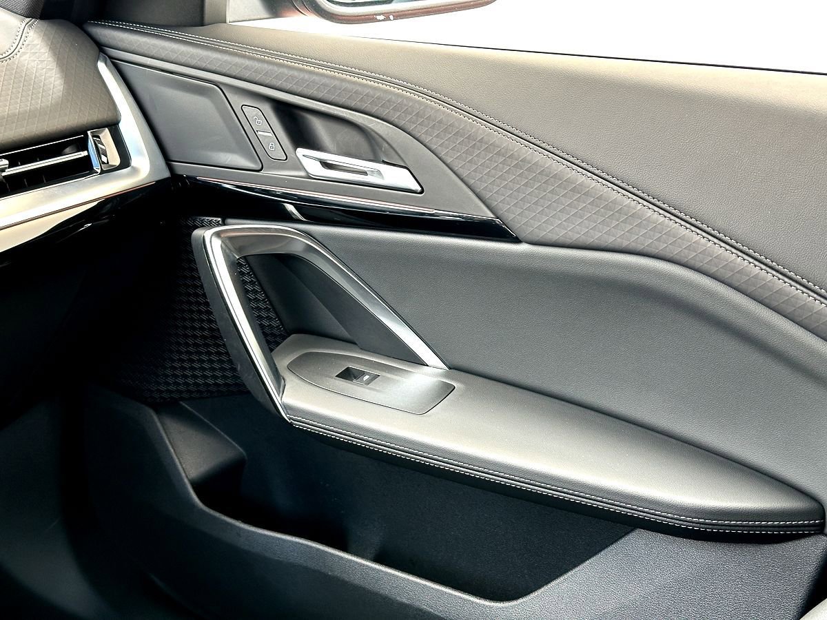 Certified 2025 BMW X2 xDrive28i image 26