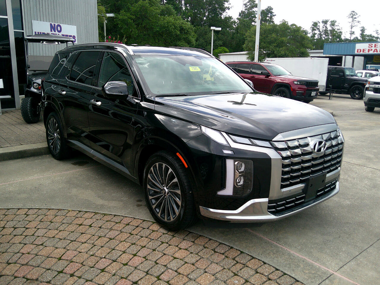 Used 2024 Hyundai Palisade Calligraphy image 5