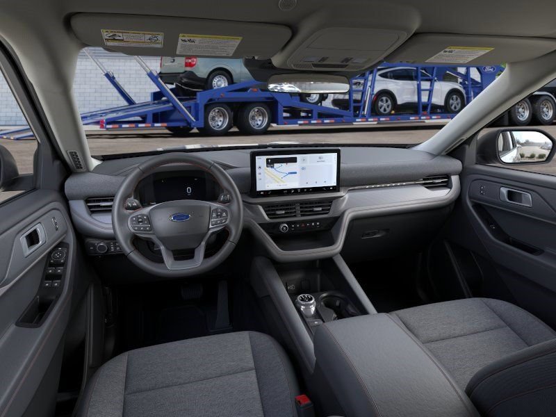 New 2026 Ford Explorer Active RWD image 9