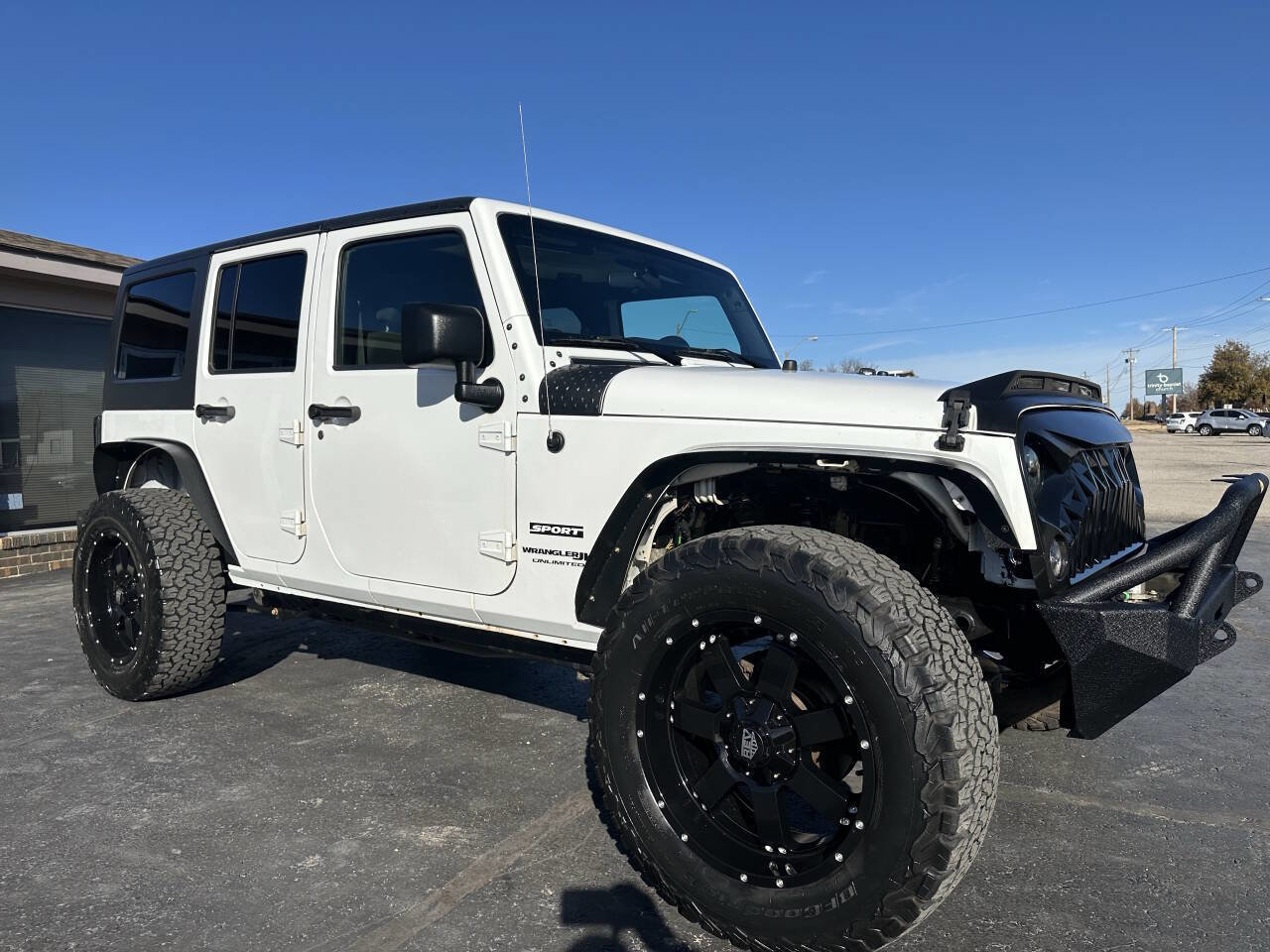 Used 2018 Jeep Wrangler Unlimited Sport w/ Connectivity Group image 5