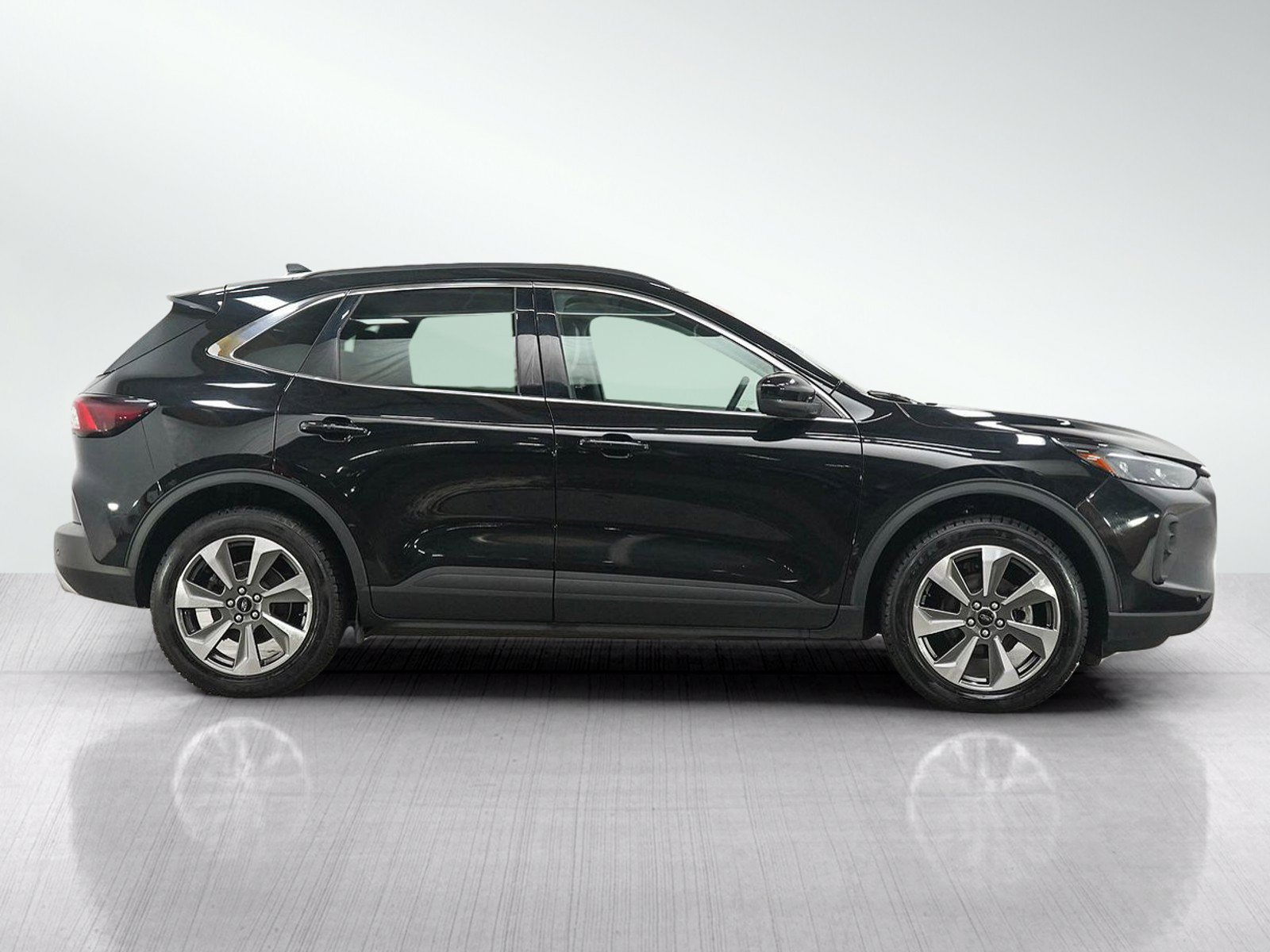 Used 2025 Ford Escape Platinum AWD/4WD image 6