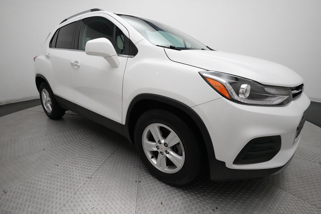 Used 2018 Chevrolet Trax LT w/ LT Convenience Package FWD image 35