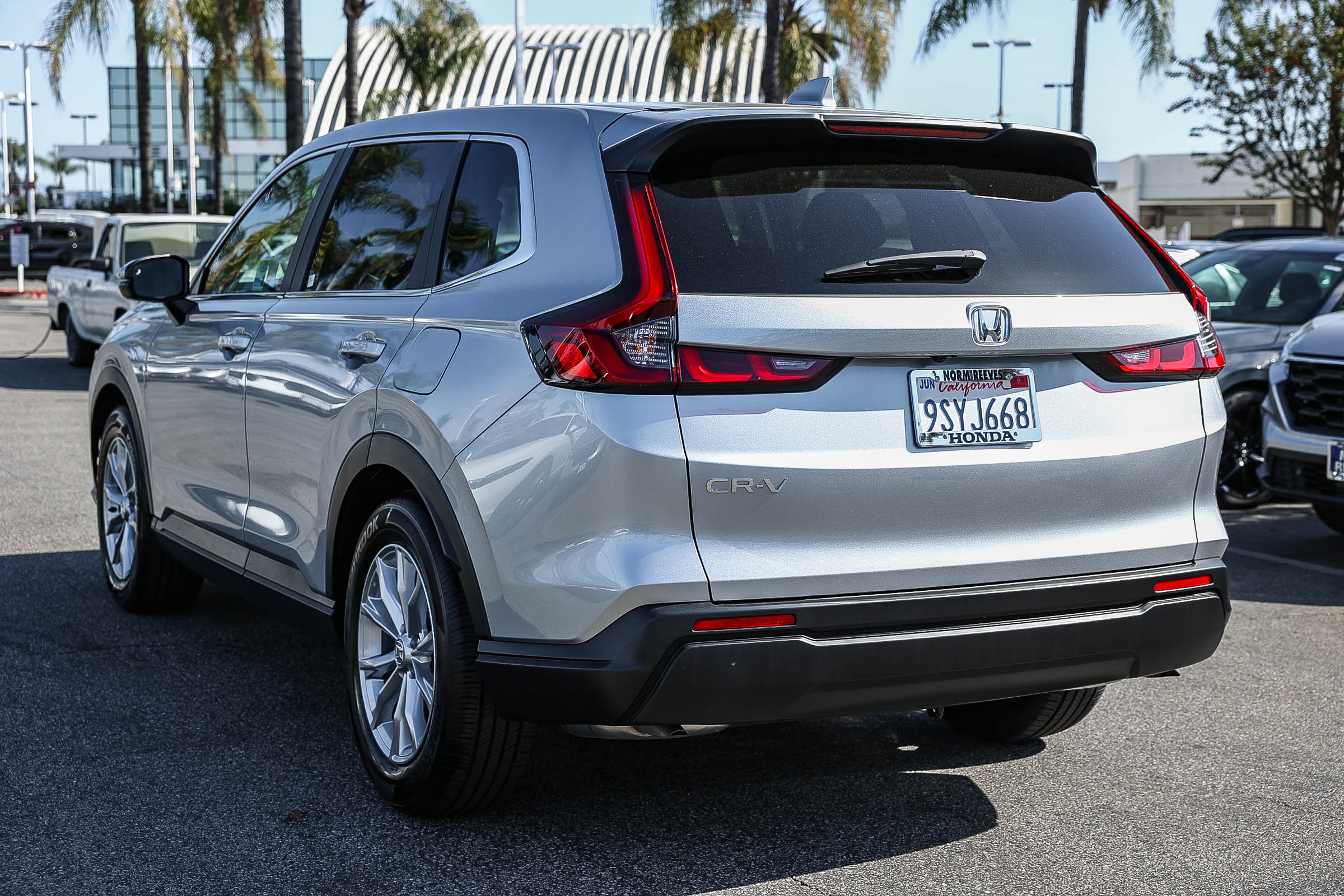 Used 2025 Honda CR-V EX image 4