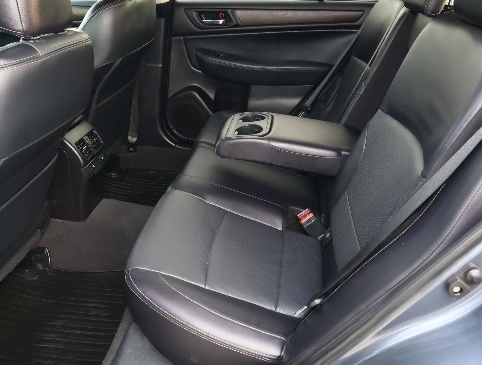 Used 2017 Subaru Outback 3.6R Limited image 21