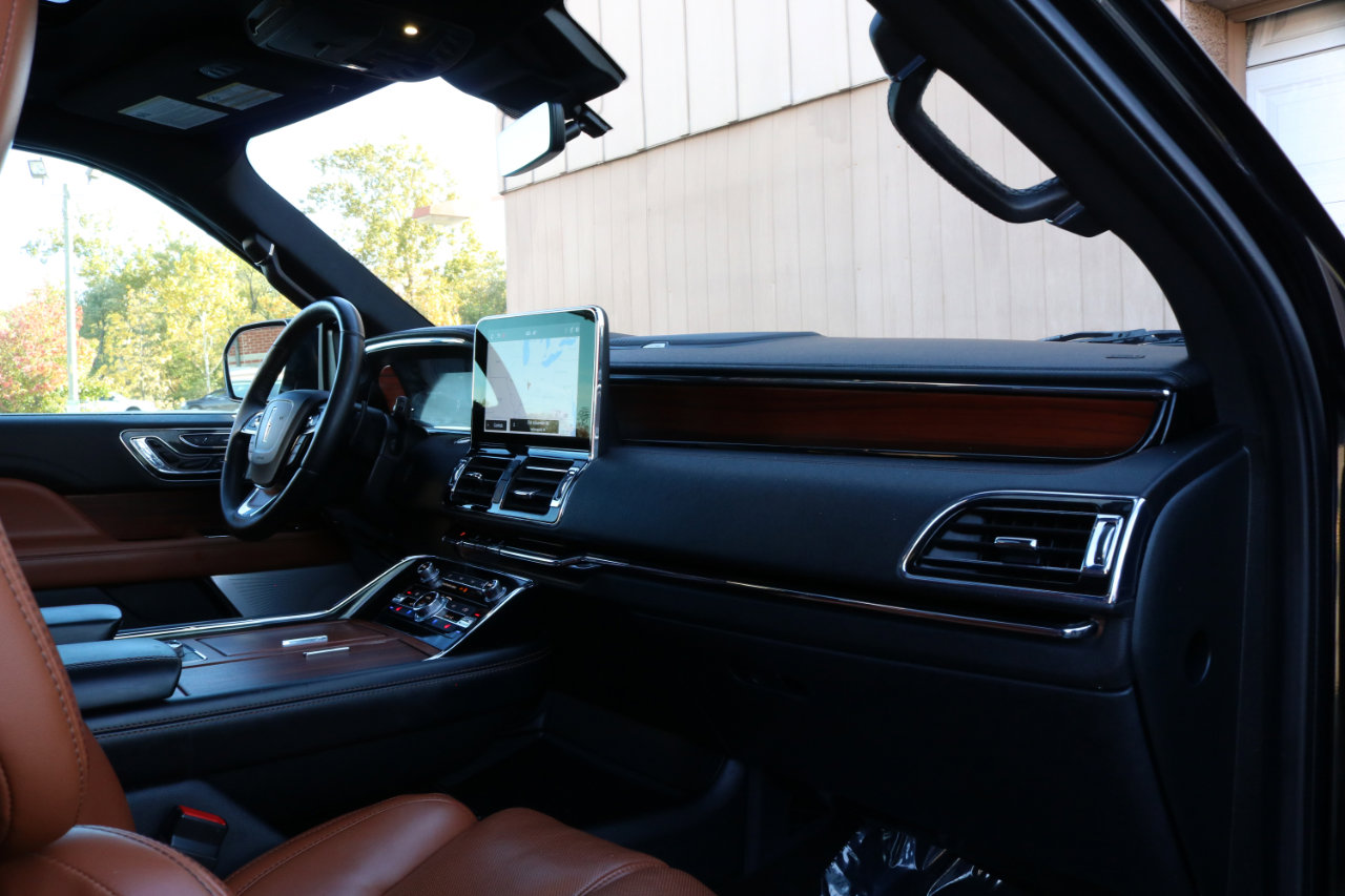 Used 2020 Lincoln Navigator L Reserve w/ Luxury Package image 60