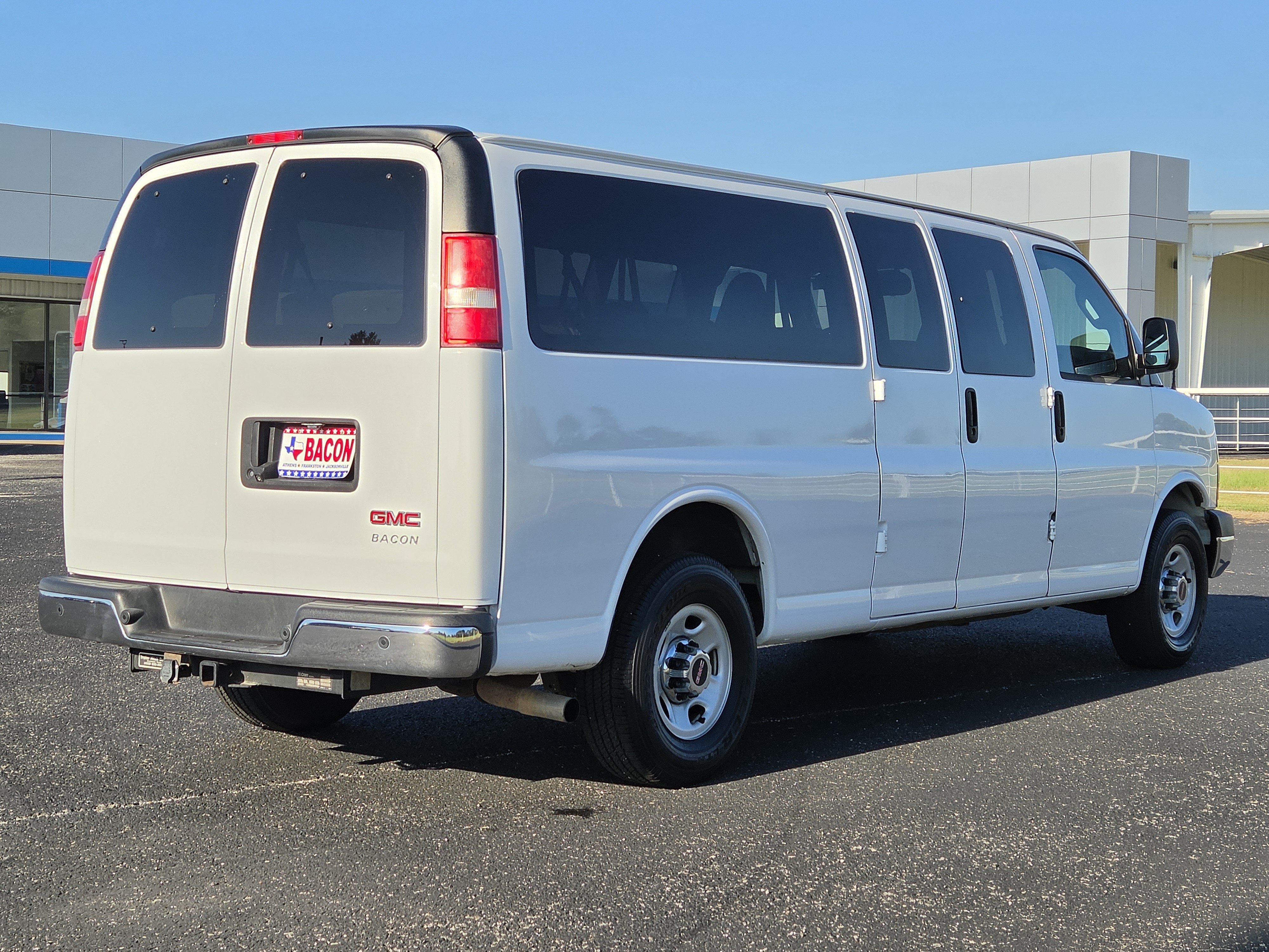 Used 2016 GMC Savana 3500 LT w/ LT Preferred Equipment Group RWD image 4
