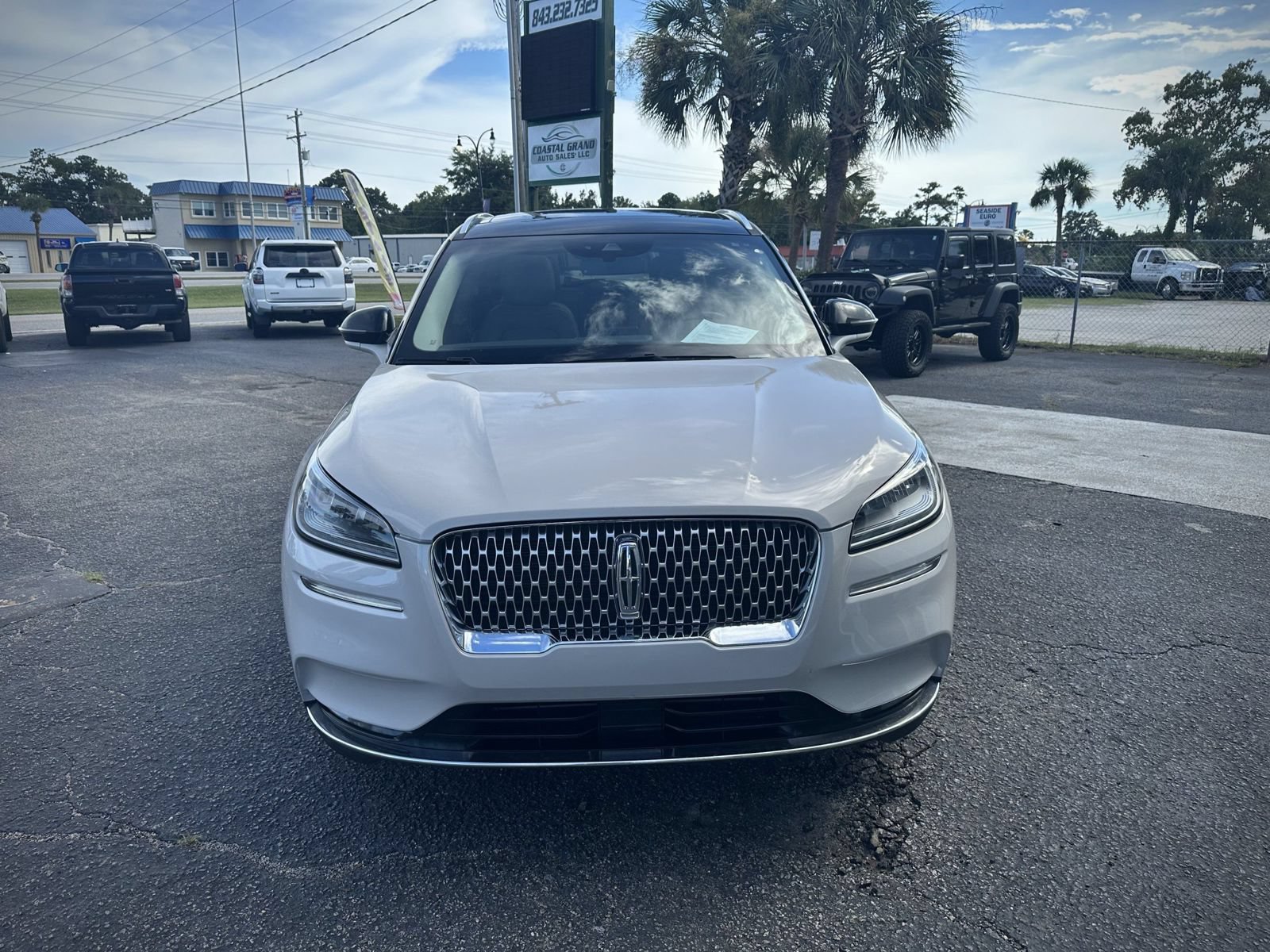 Used 2020 Lincoln Corsair Reserve w/ Elements Package AWD/4WD image 2