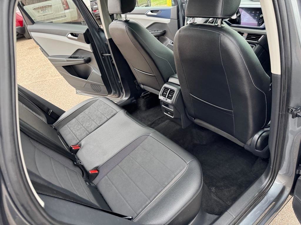 Used 2022 Volkswagen Taos SE image 24