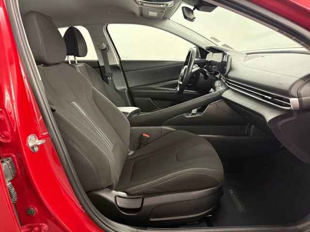 Used 2023 Hyundai Elantra SEL w/ Convenience Package image 31