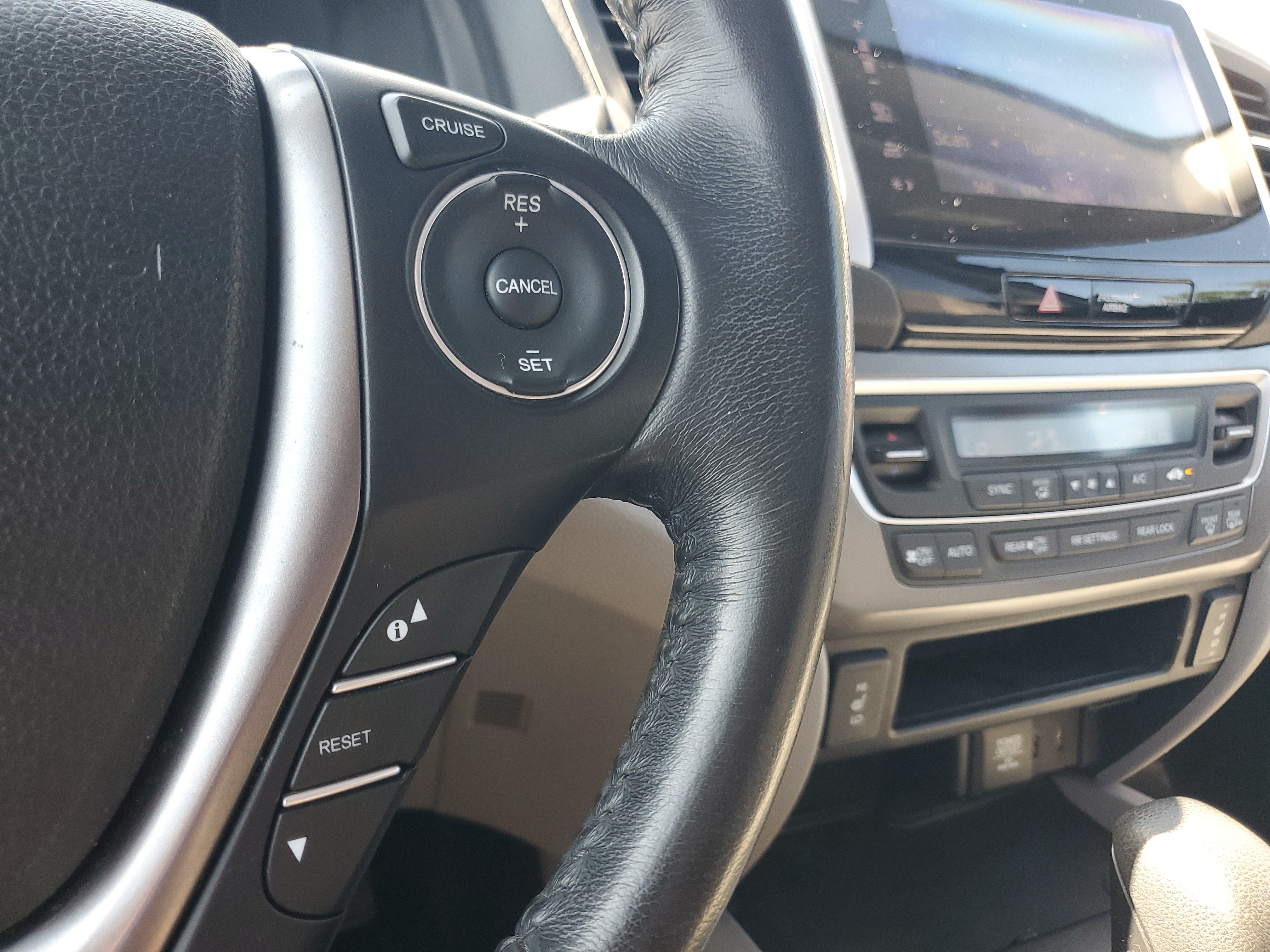 Used 2018 Honda Pilot EX-L image 27