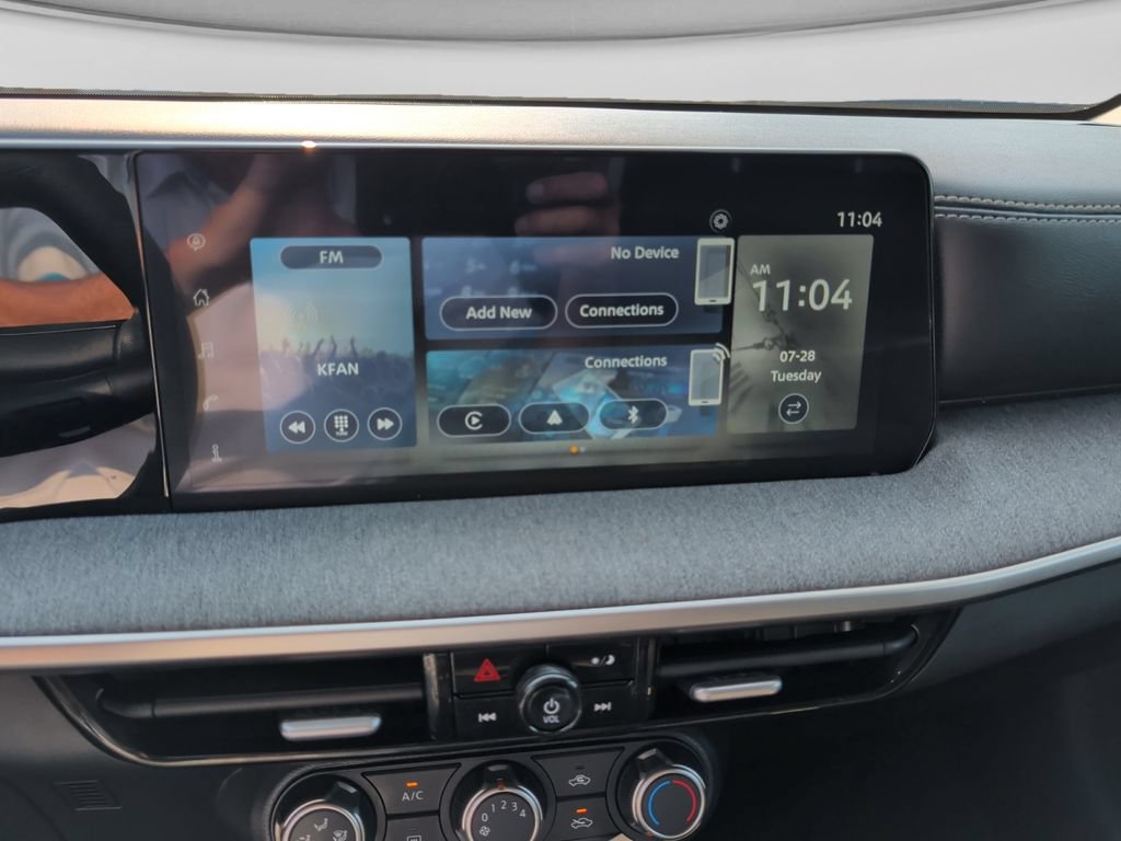 Used 2025 Nissan Kicks SV FWD image 12