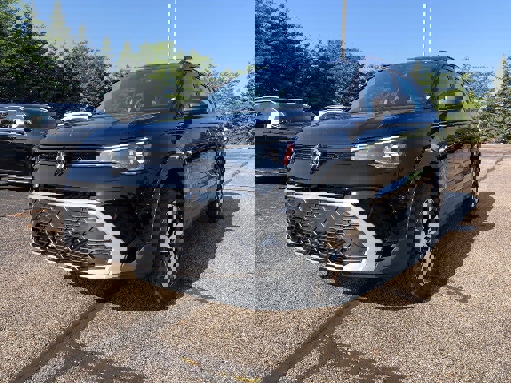 New 2025 Volkswagen Taos S image 3