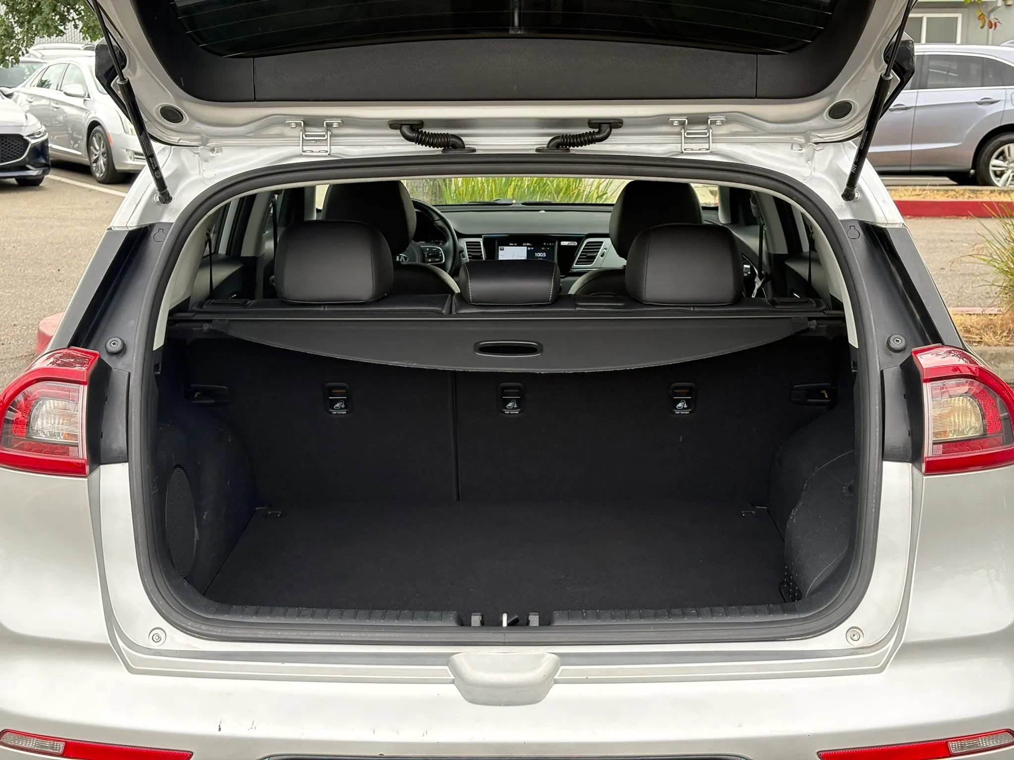 Used 2018 Kia Niro EX Premium image 27