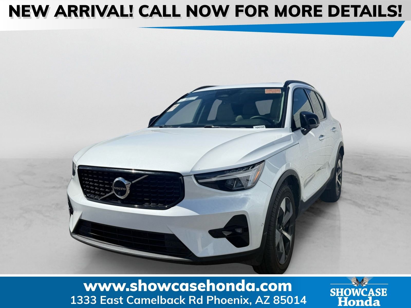 Used 2023 Volvo XC40 B4 Ultimate image 1