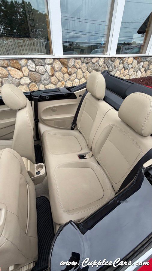 Used 2013 Volkswagen Beetle 2.0T image 33