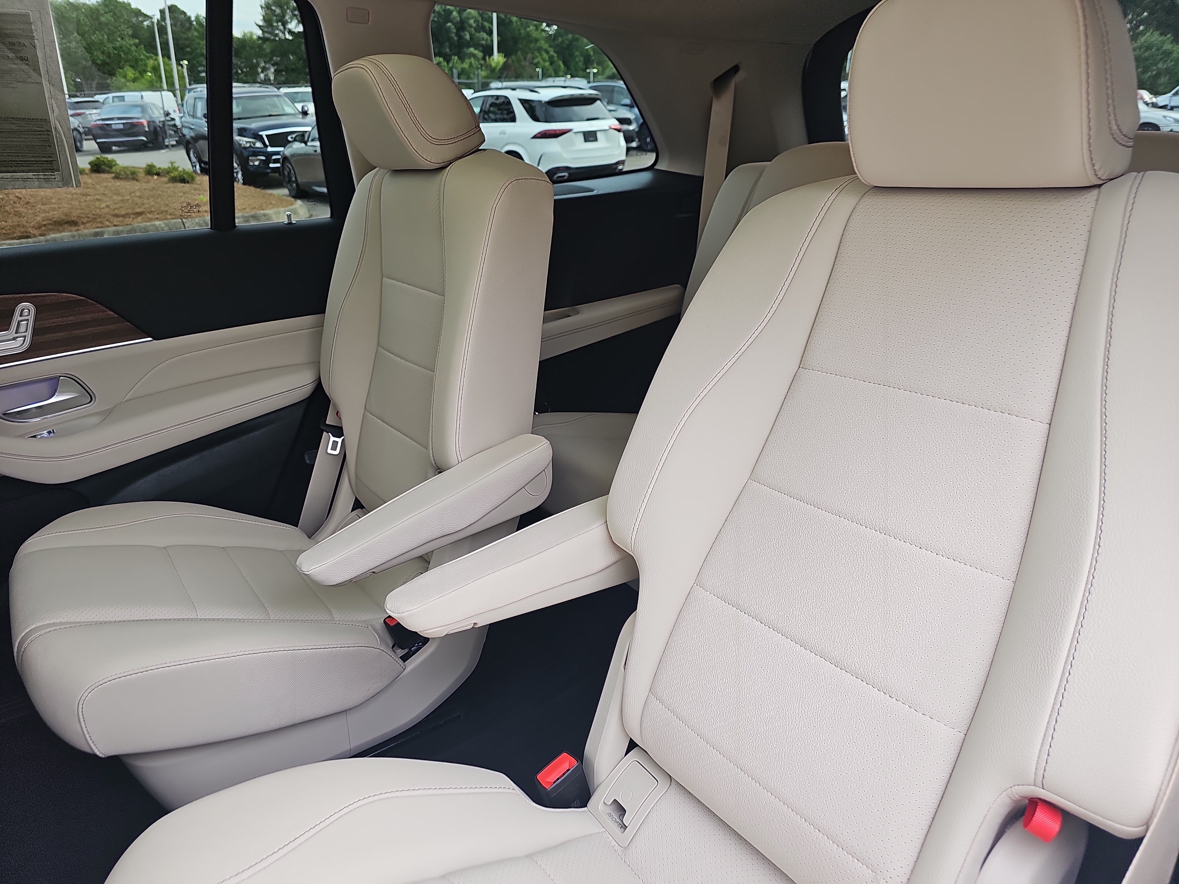 Certified 2026 Mercedes-Benz GLS 450 4MATIC image 17
