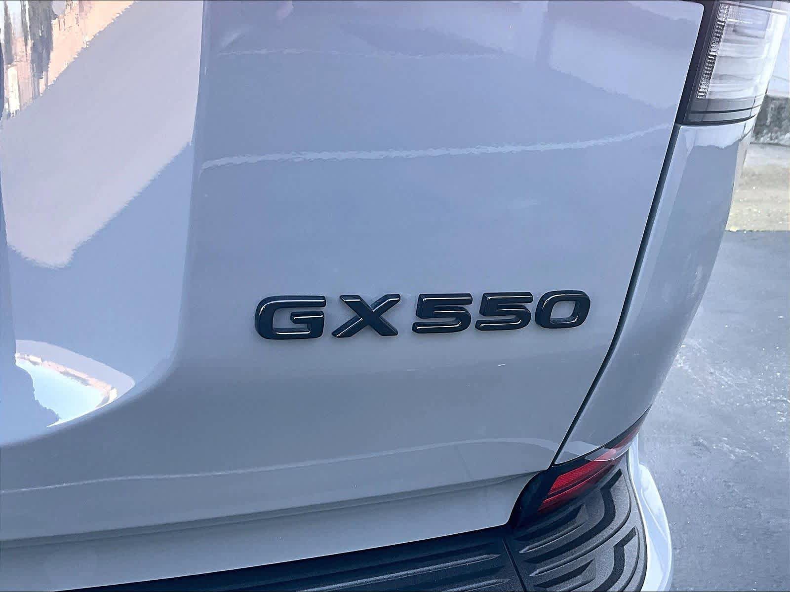 Used 2025 Lexus GX 550 image 10