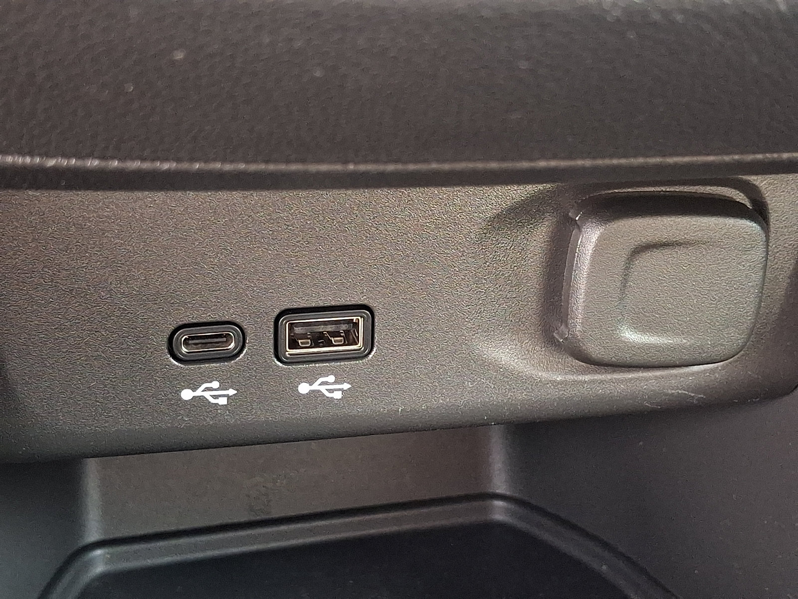 Used 2025 Buick Envista Sport Touring w/ Convenience I Package FWD image 23