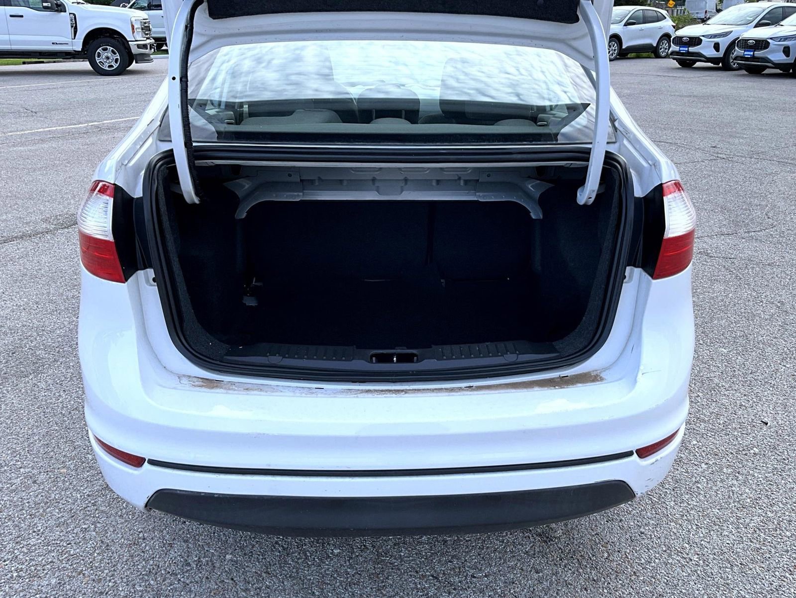 Used 2014 Ford Fiesta S FWD image 9