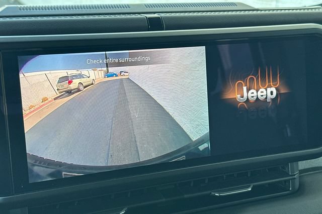 Used 2024 Jeep Wrangler Unlimited Sahara AWD/4WD image 22