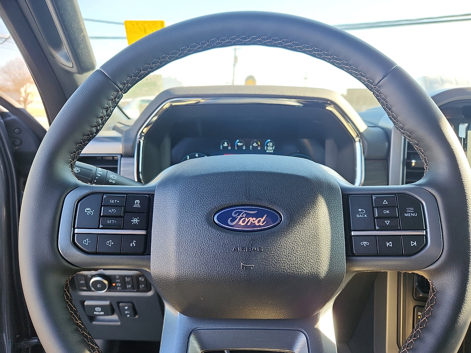 New 2025 Ford F150 Lariat w/ Equipment Group 501A Mid image 14