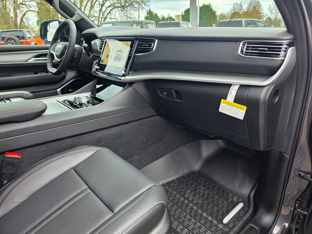 New 2026 Jeep Grand Wagoneer L Limited AWD/4WD image 29