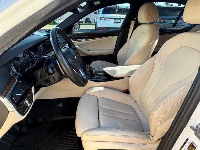 Used 2017 BMW 530i RWD image 9