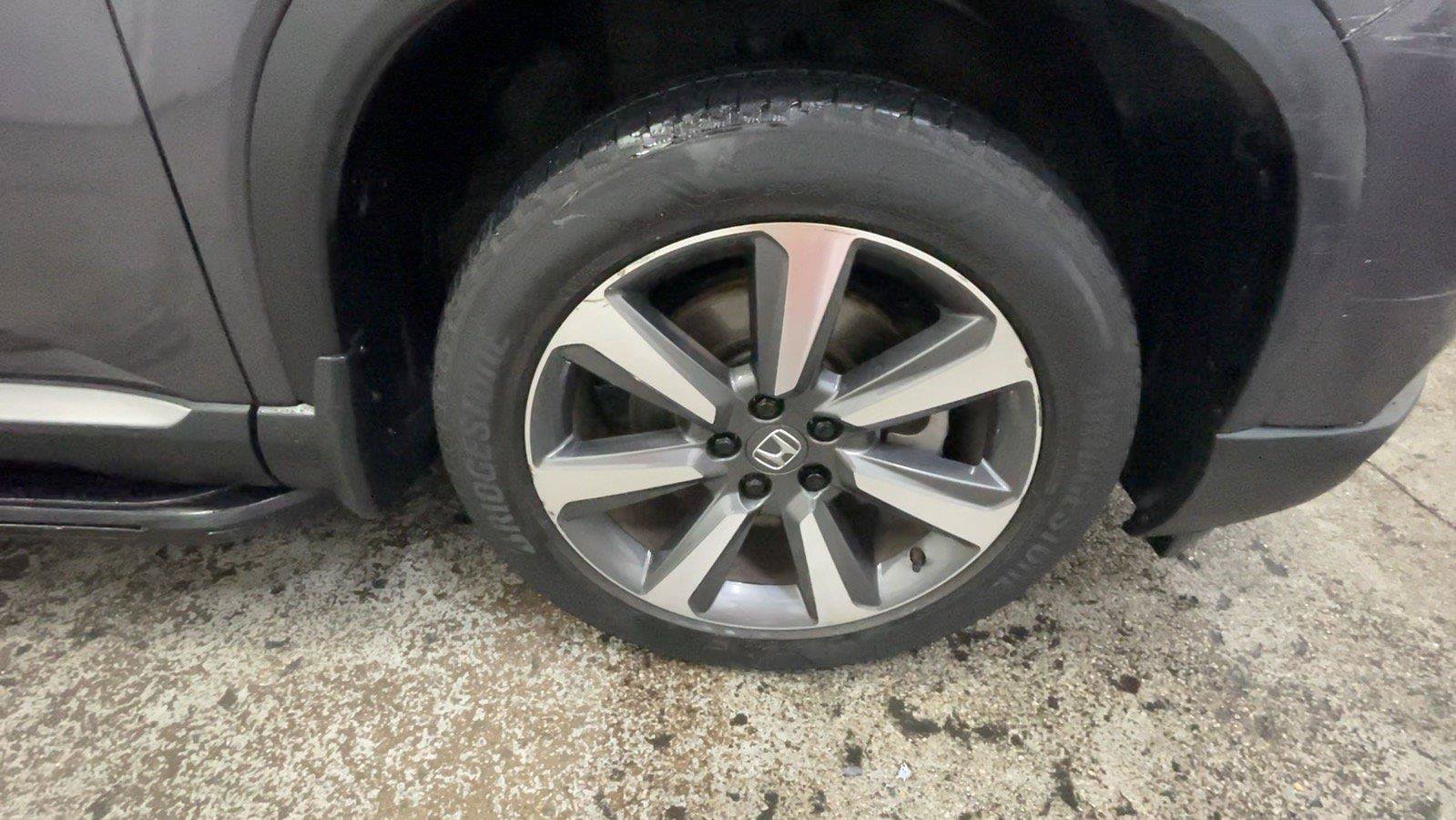 Used 2025 Honda Pilot Elite image 17