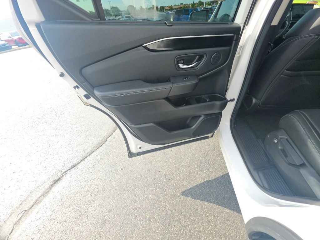 Certified 2025 Honda Pilot Touring image 26