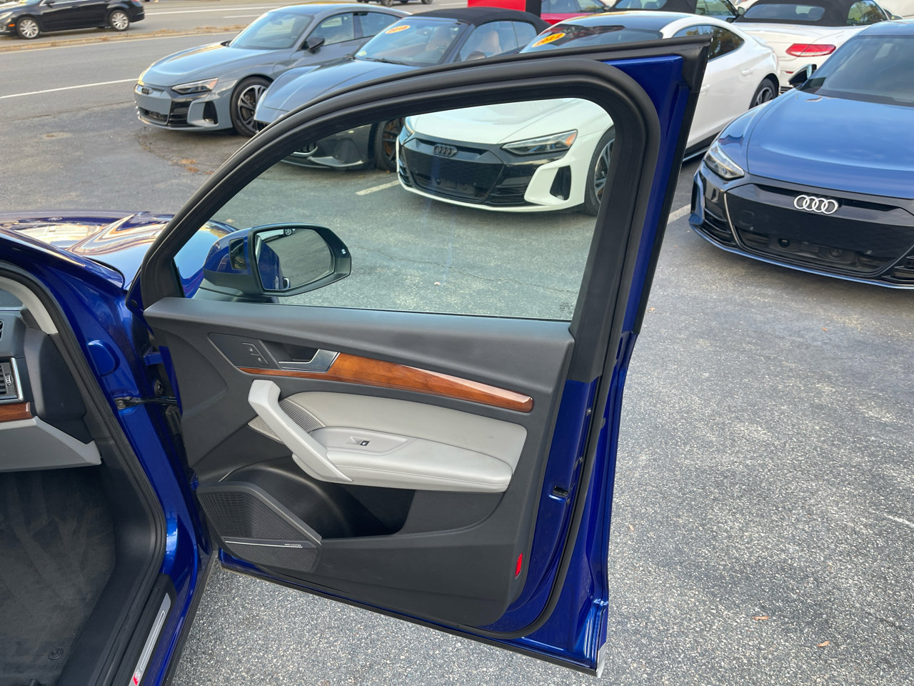 Used 2022 Audi Q5 e Premium Plus w/ Premium Plus Package image 31