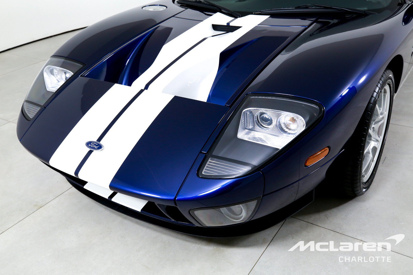 Used 2005 Ford GT RWD image 30