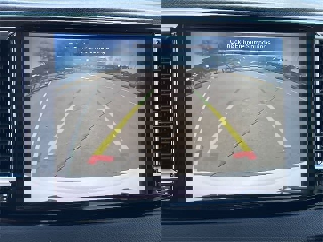 Used 2024 Chrysler Pacifica Touring-L image 17