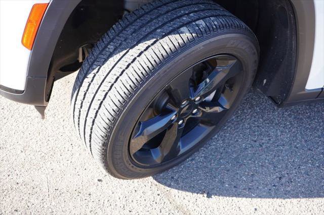 Certified 2023 Jeep Grand Cherokee L Laredo AWD/4WD image 13