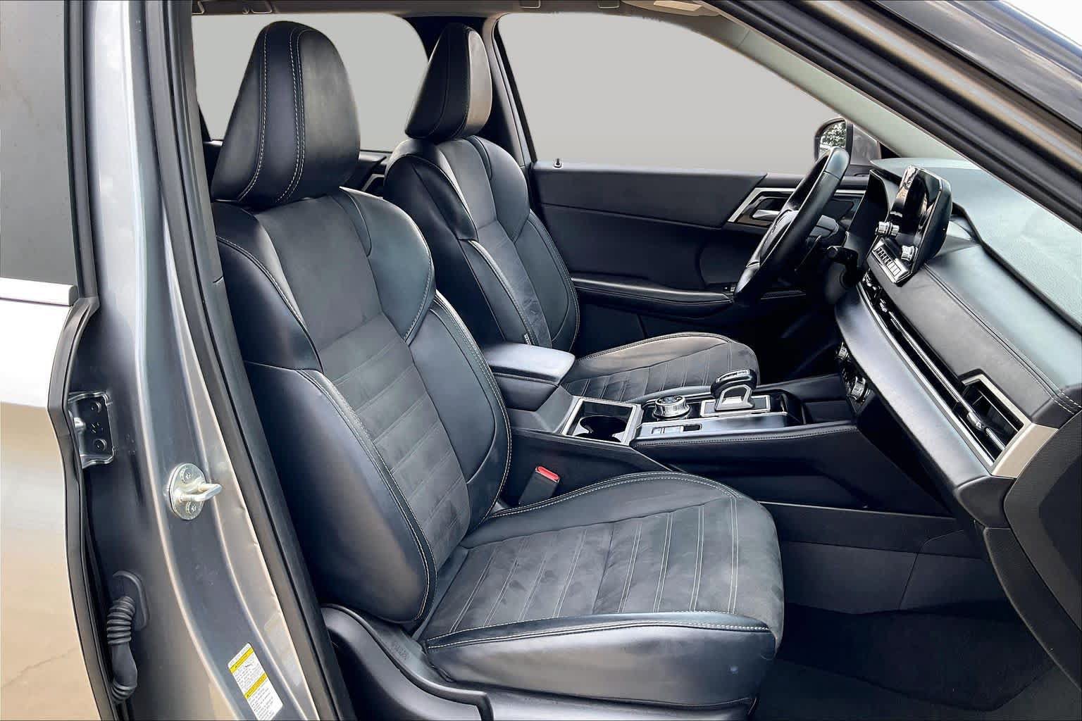 Used 2024 Mitsubishi Outlander SE AWD/4WD image 9