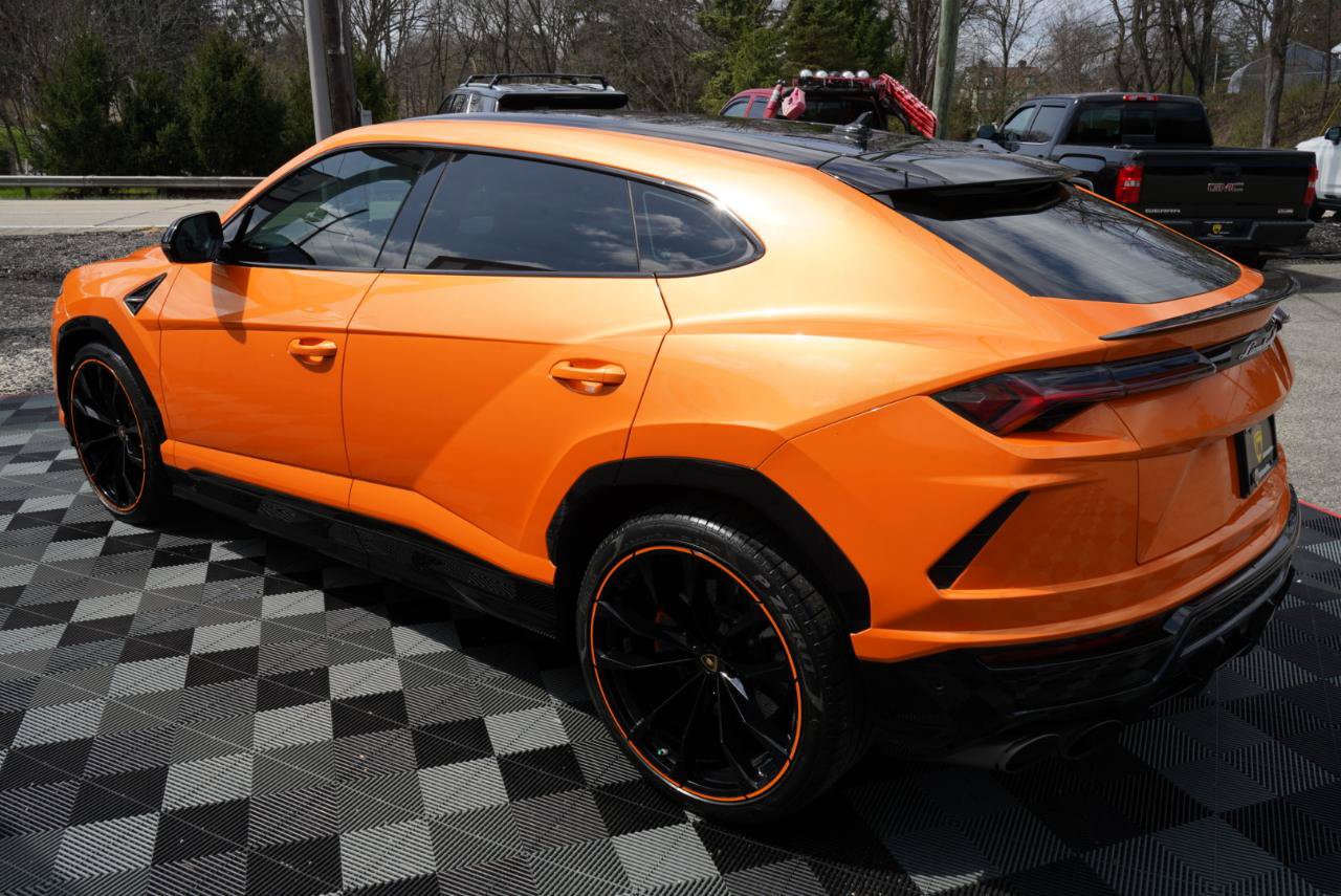 Used 2022 Lamborghini Urus AWD/4WD image 9