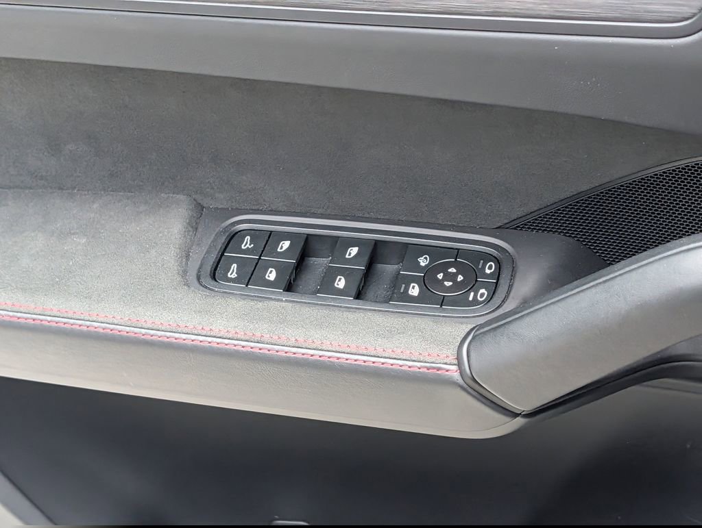 Certified 2025 Porsche Cayenne GTS image 21