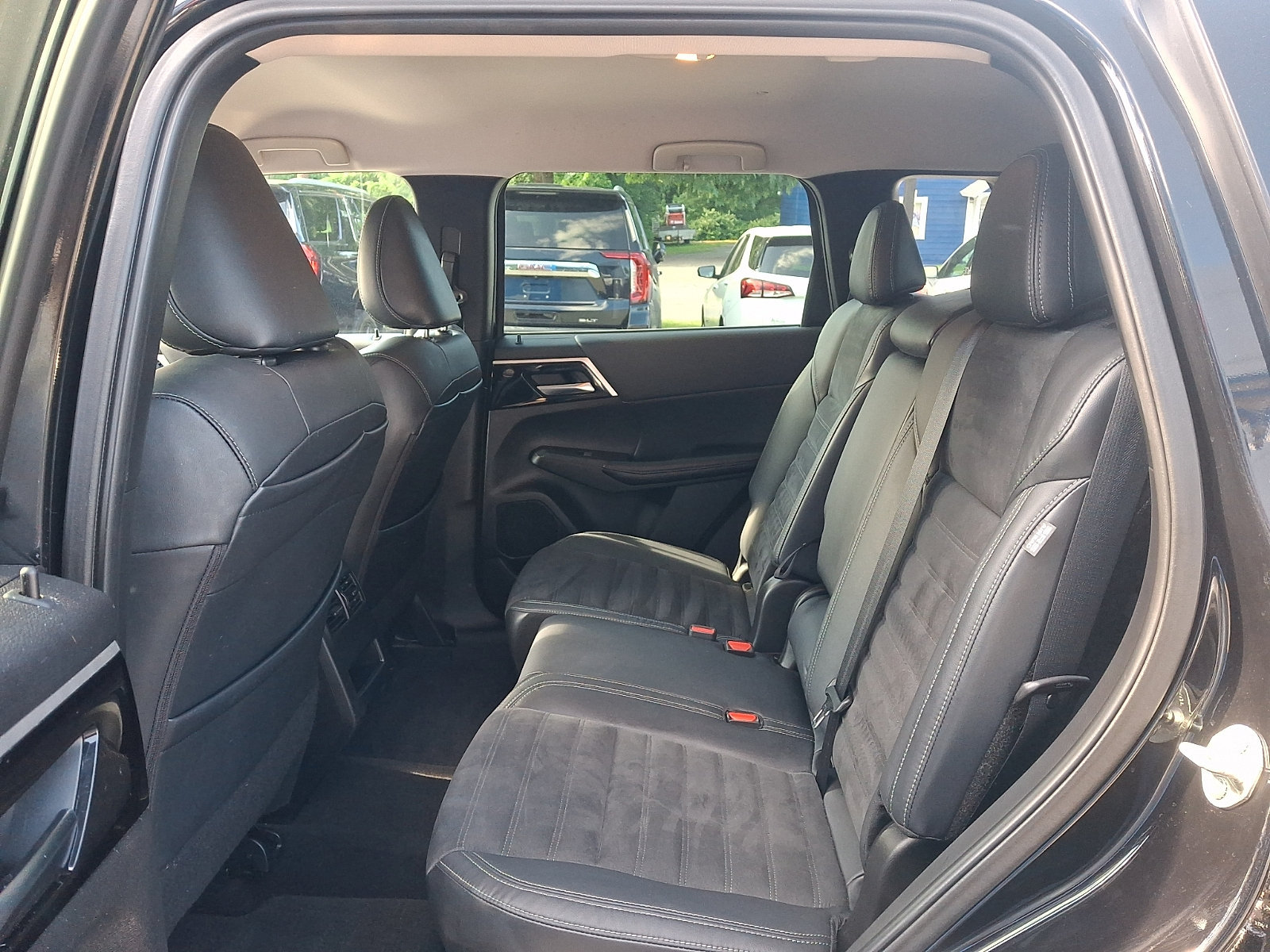 Used 2022 Mitsubishi Outlander SE AWD/4WD image 10