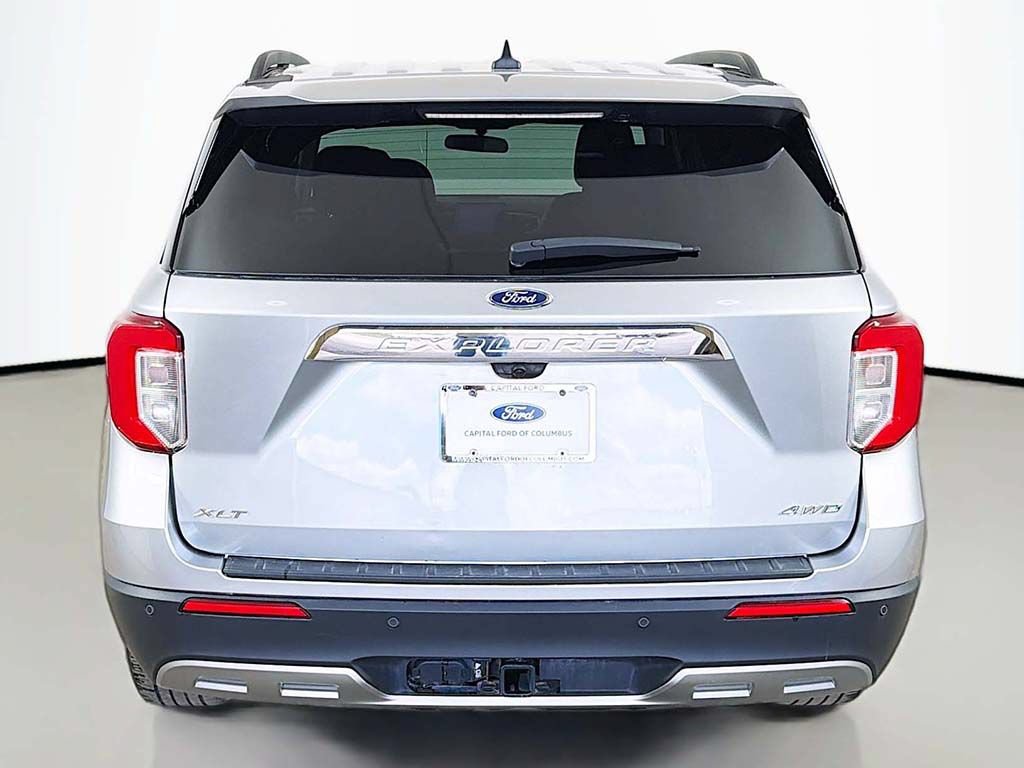 Used 2023 Ford Explorer XLT w/ Equipment Group 202A AWD/4WD image 11