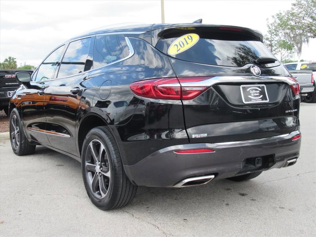 Used 2019 Buick Enclave Essence w/ LPO, Sport Appearance Package image 5