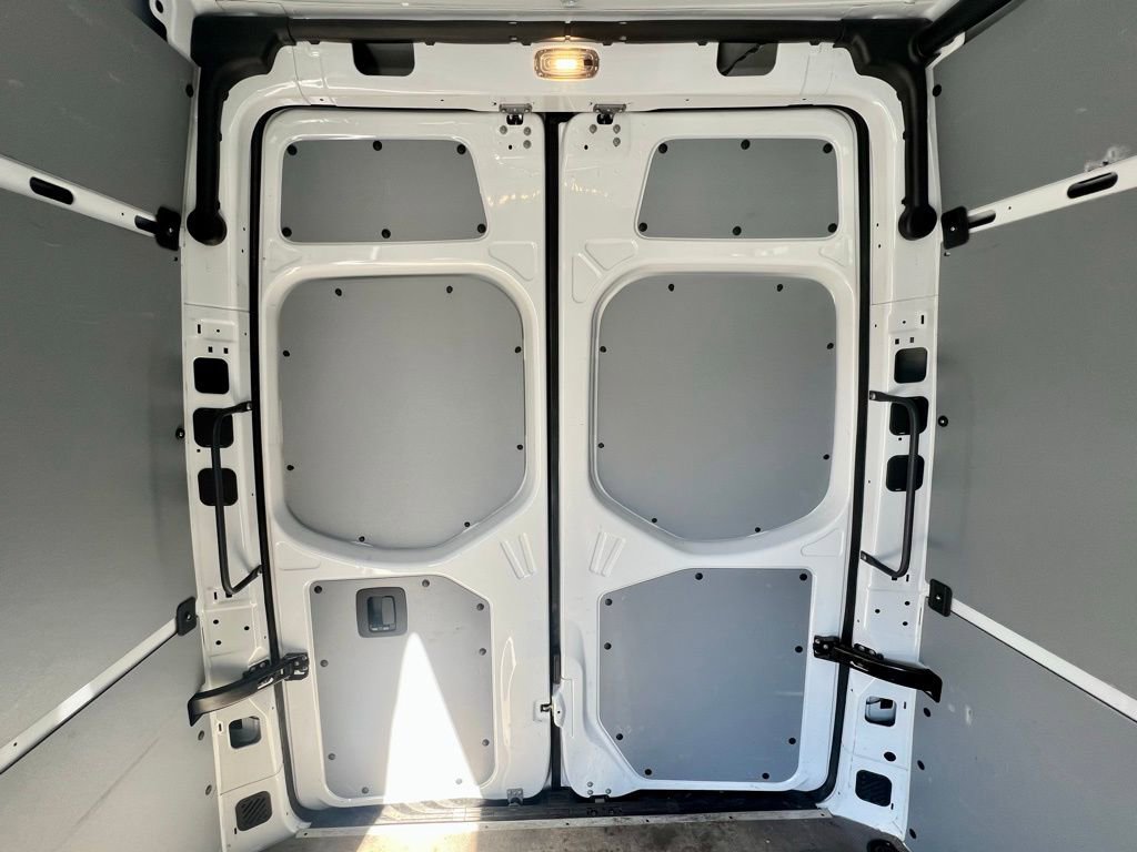 Used 2025 Mercedes-Benz Sprinter 2500 image 22