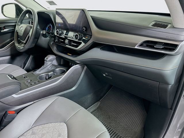 Certified 2023 Toyota Highlander Bronze Edition image 32