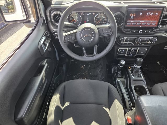 Used 2023 Jeep Gladiator Sport AWD/4WD image 30