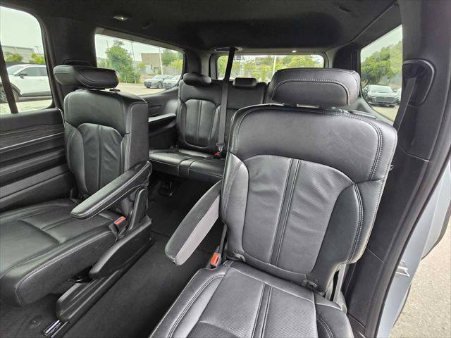 Used 2024 Jeep Wagoneer Series II AWD/4WD image 16