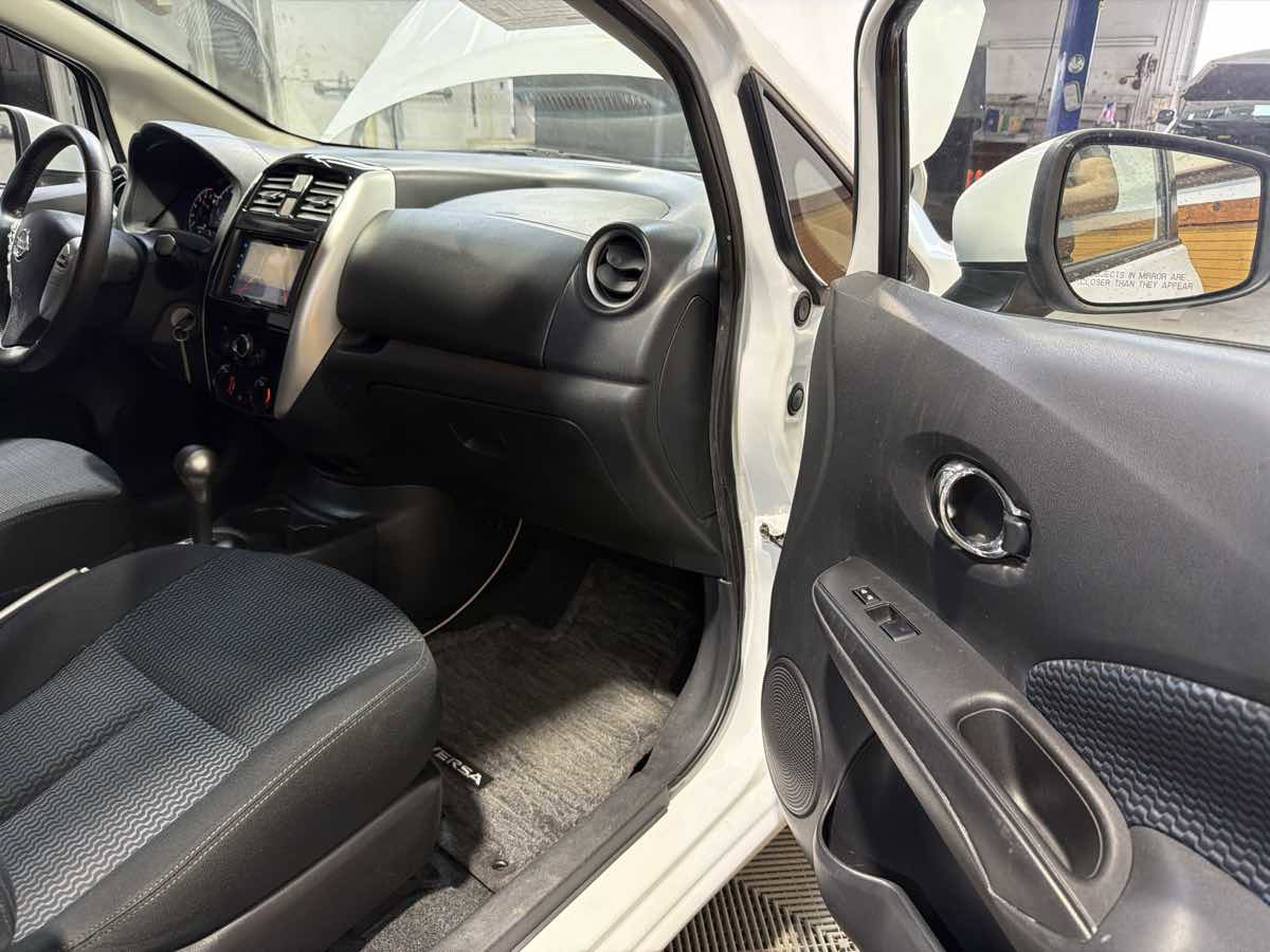 Used 2015 Nissan Versa Note SV image 25