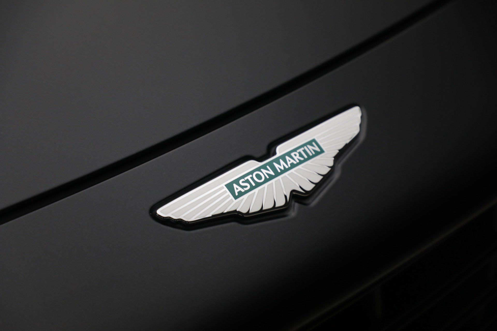 Used 2024 Aston Martin DB12 Convertible RWD image 46