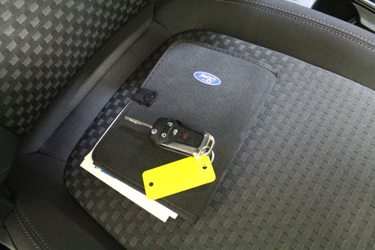 Used 2019 Ford Transit Connect XLT image 22