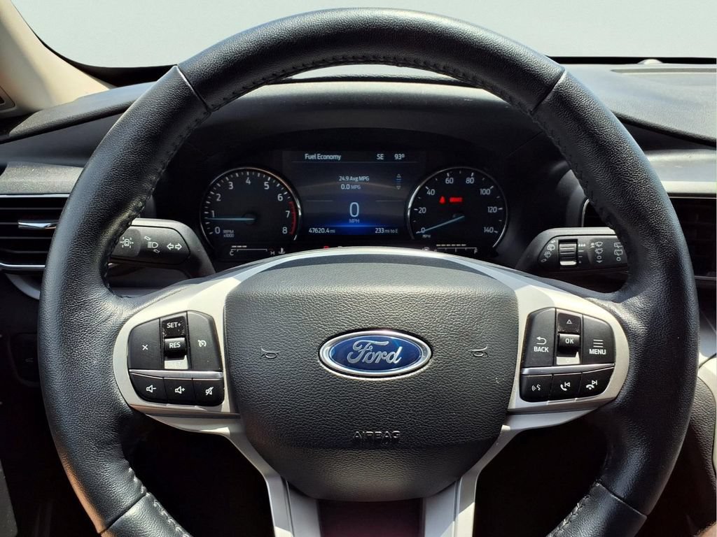 Used 2023 Ford Explorer XLT w/ Equipment Group 202A AWD/4WD image 30