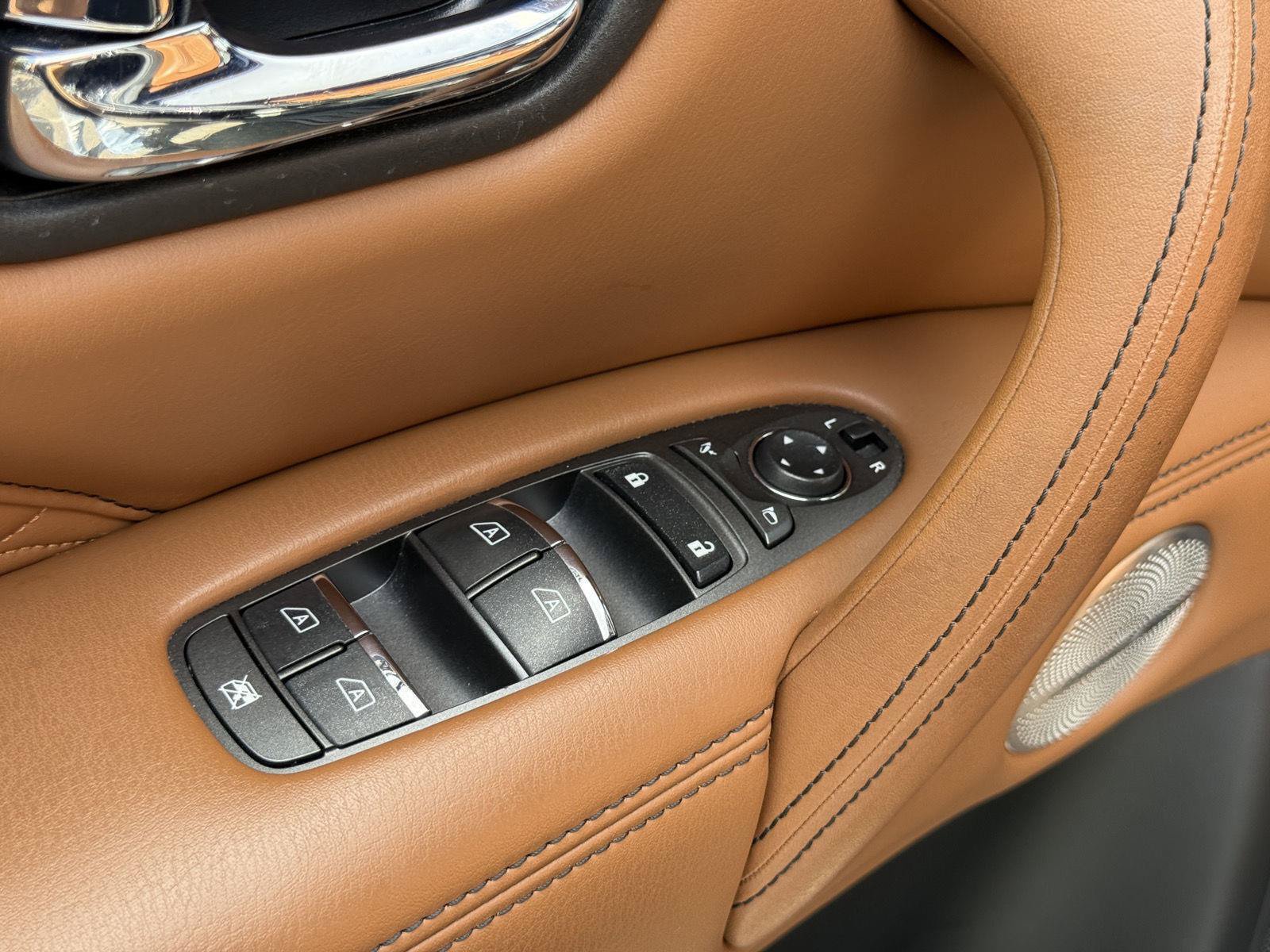 Used 2022 INFINITI QX80 Sensory w/ All-Season Package AWD/4WD image 22