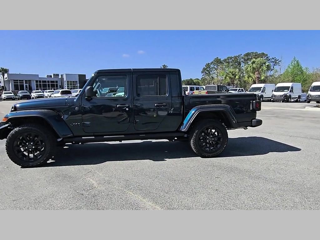 Used 2025 Jeep Gladiator Sport image 29